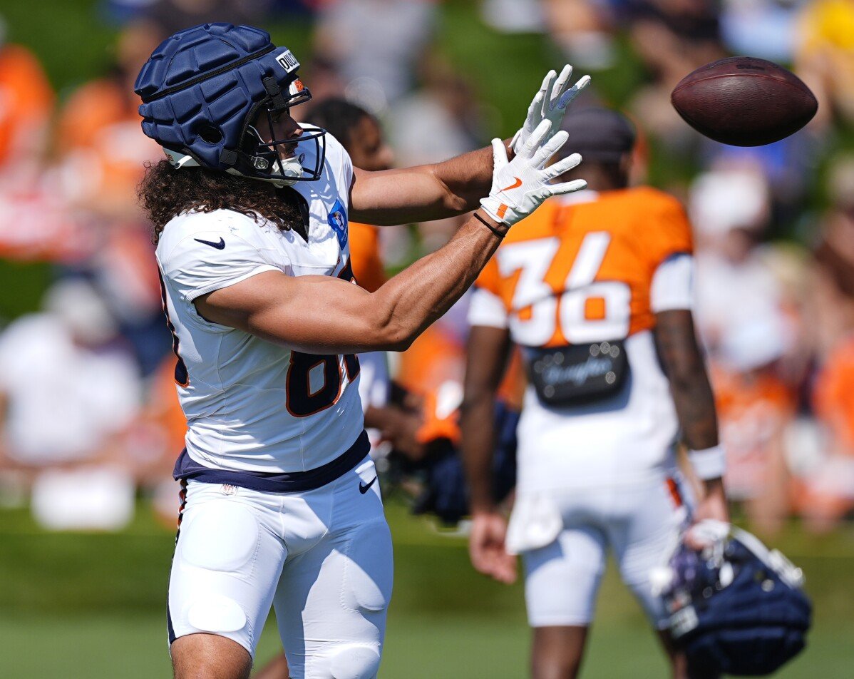 Greg Dulcich kembali ke lapangan utama Broncos setelah dua musim yang dipenuhi cedera